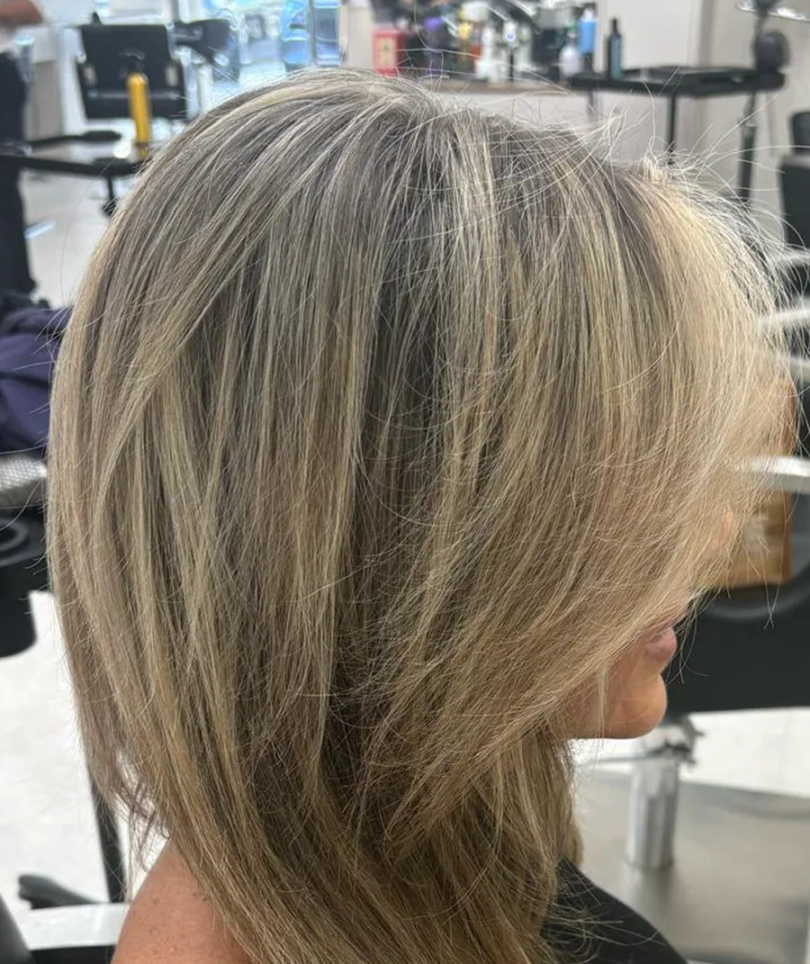 Layered hair before the service